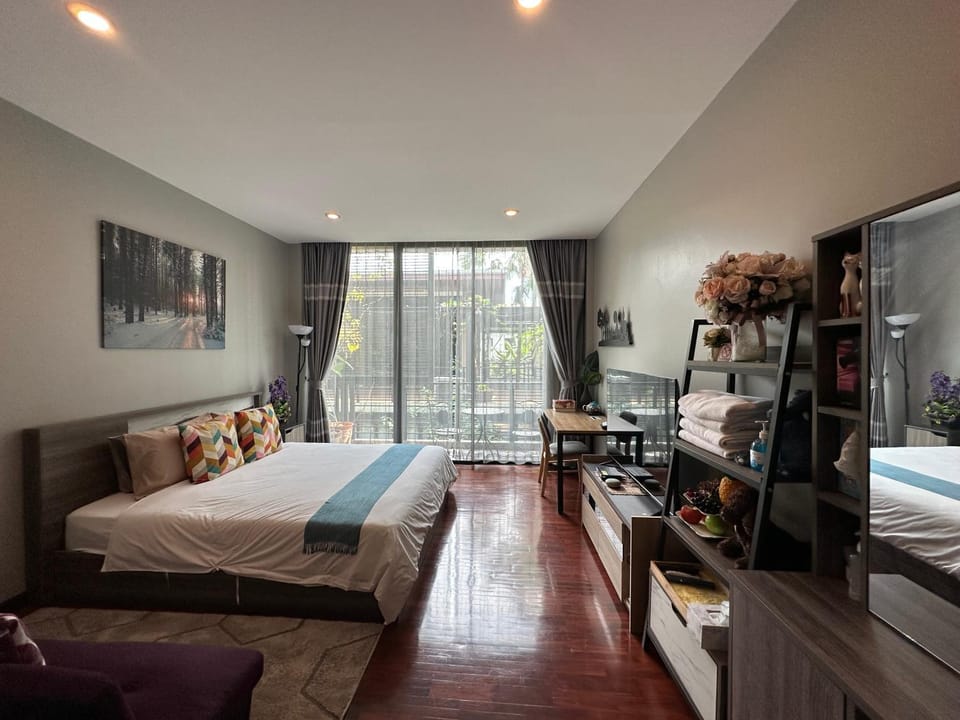Bed, Photo of the whole room, Bedroom, Garden view, hair dresser