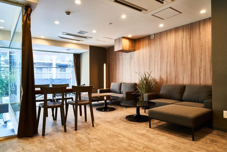 Communal lounge/ TV room