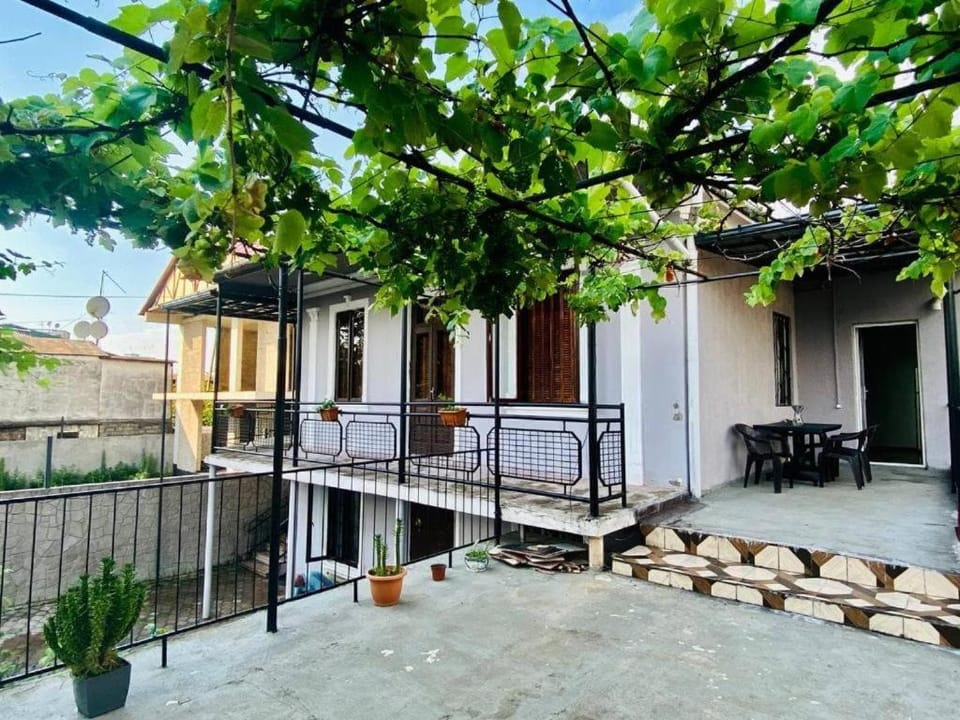 NAZITI HOUSE Apartment in Batumi