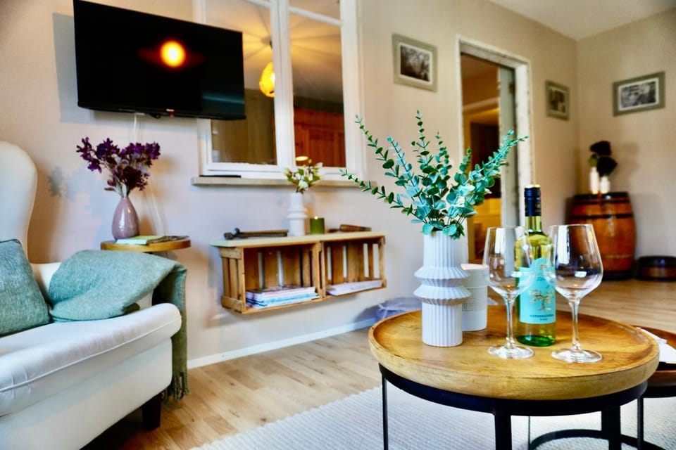 Living room, Photo of the whole room