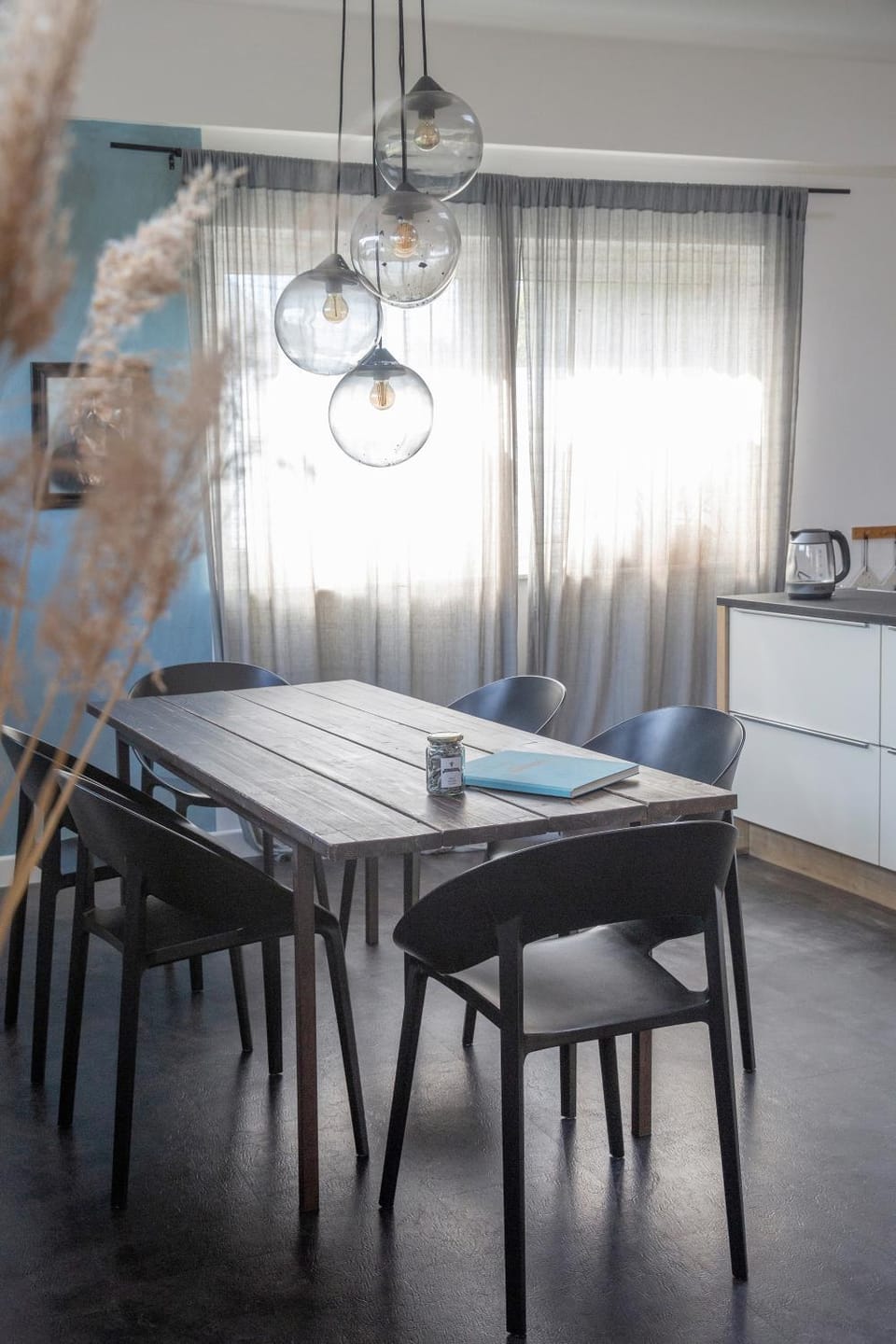 Dining area, kitchen