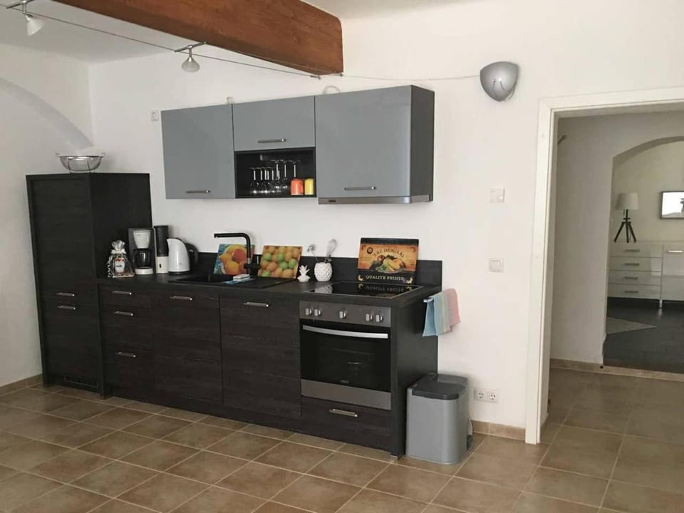 Coffee/tea facilities, Kitchen or kitchenette