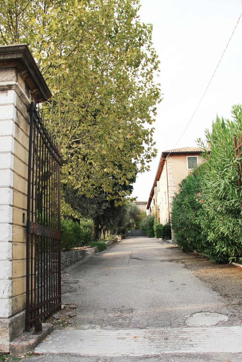 Property building, Facade/entrance, Day, Neighbourhood, Street view