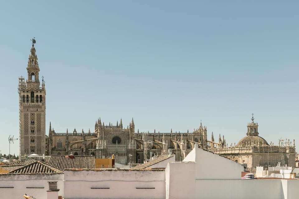 AoA Center Cathedral Apartment in Seville