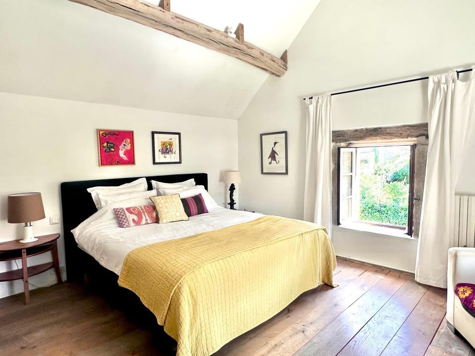 Bed, Summer, Coffee/tea facilities, View (from property/room), Decorative detail, Bedroom