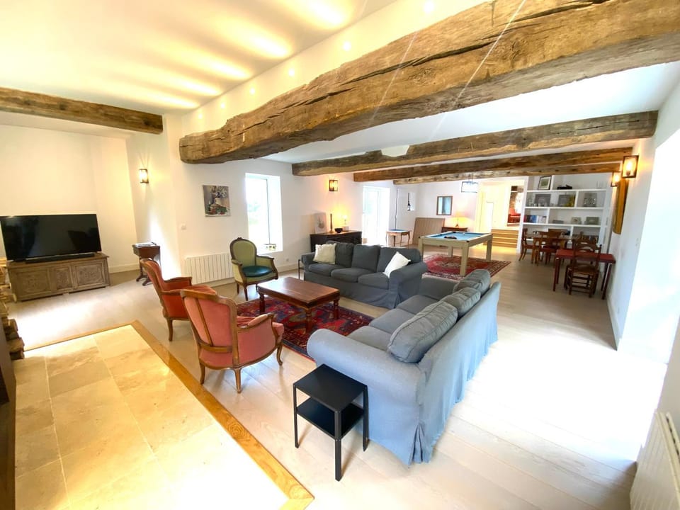 Communal lounge/ TV room