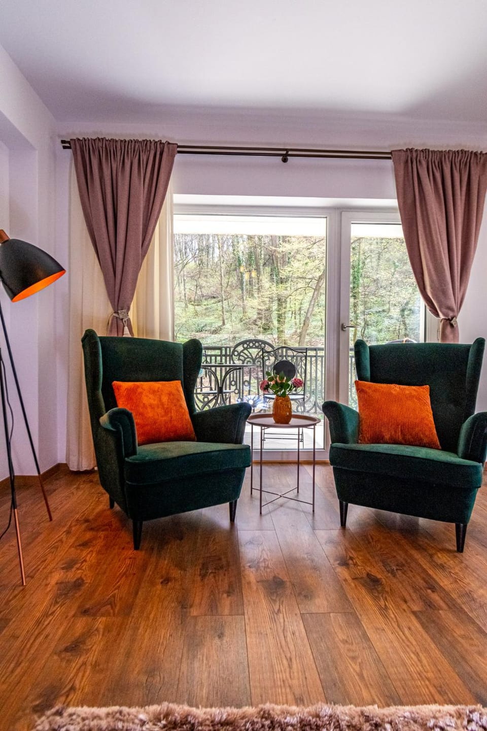 Nature Apartment - Minutes Away from the Old Town and AFI Mall Apartment in Brasov