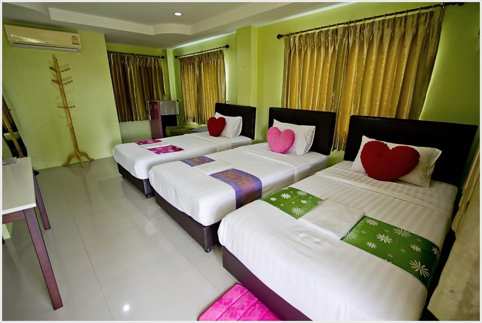 บ้านทิพรัตน์ สัตหีบ Hotel in Chon Buri Changwat