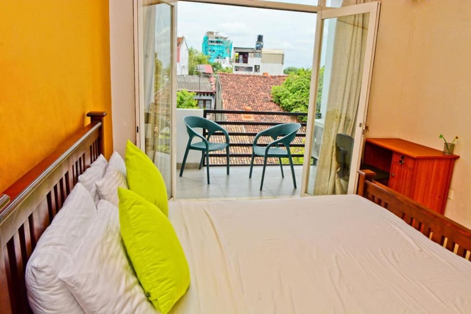 Bed, View (from property/room), Balcony/Terrace, Seating area, Bedroom, air conditioner
