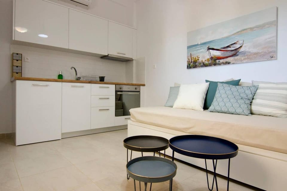 Kitchen or kitchenette, Seating area