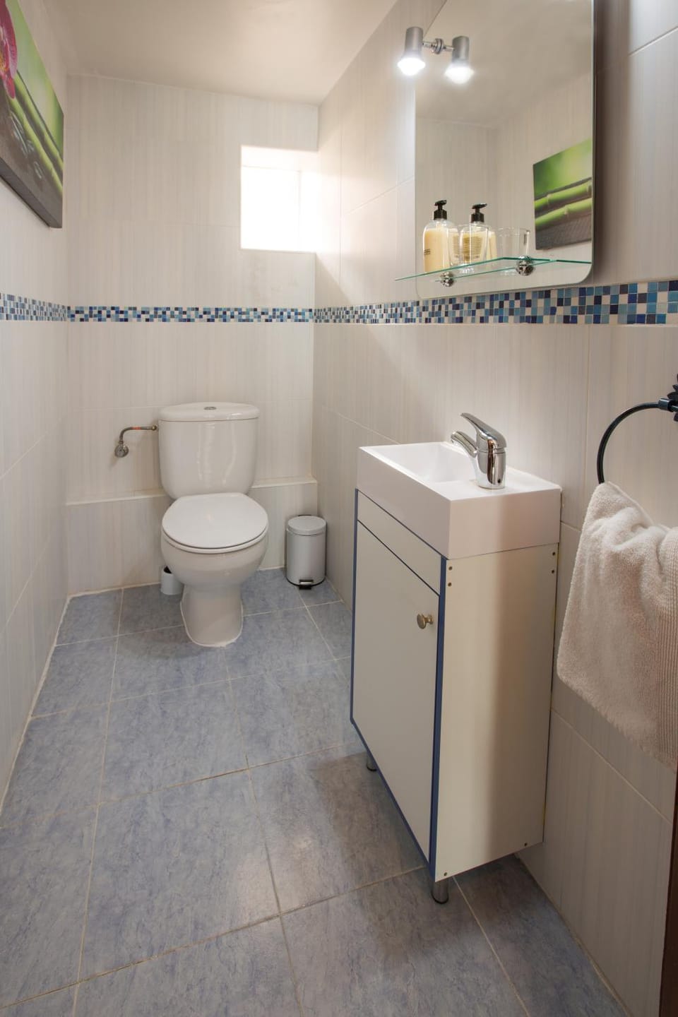 Bathroom, towels
