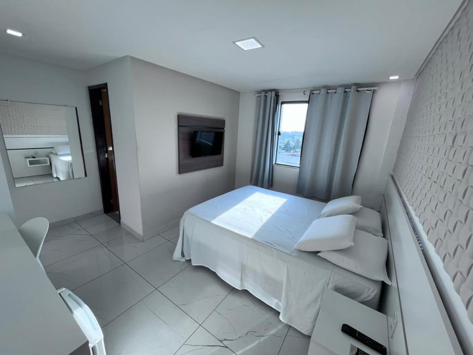 Bedroom, City view