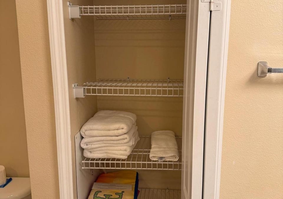The Point Hotel & Suites - 503 Luxury - Pool view - Close to Universal Apartment in Orlando