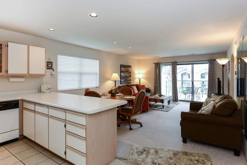 Kitchen or kitchenette, Living room, Seating area