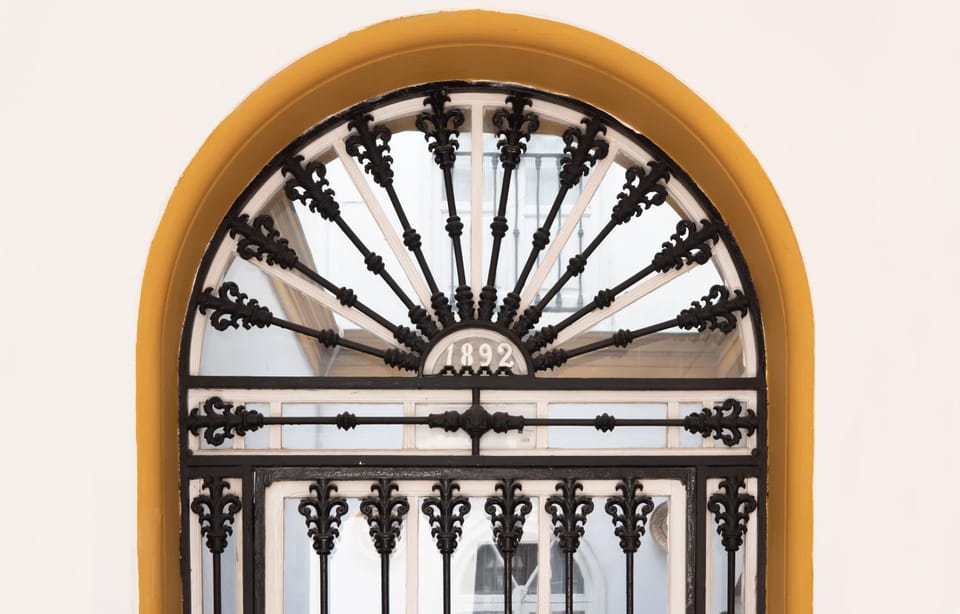 Facade/entrance