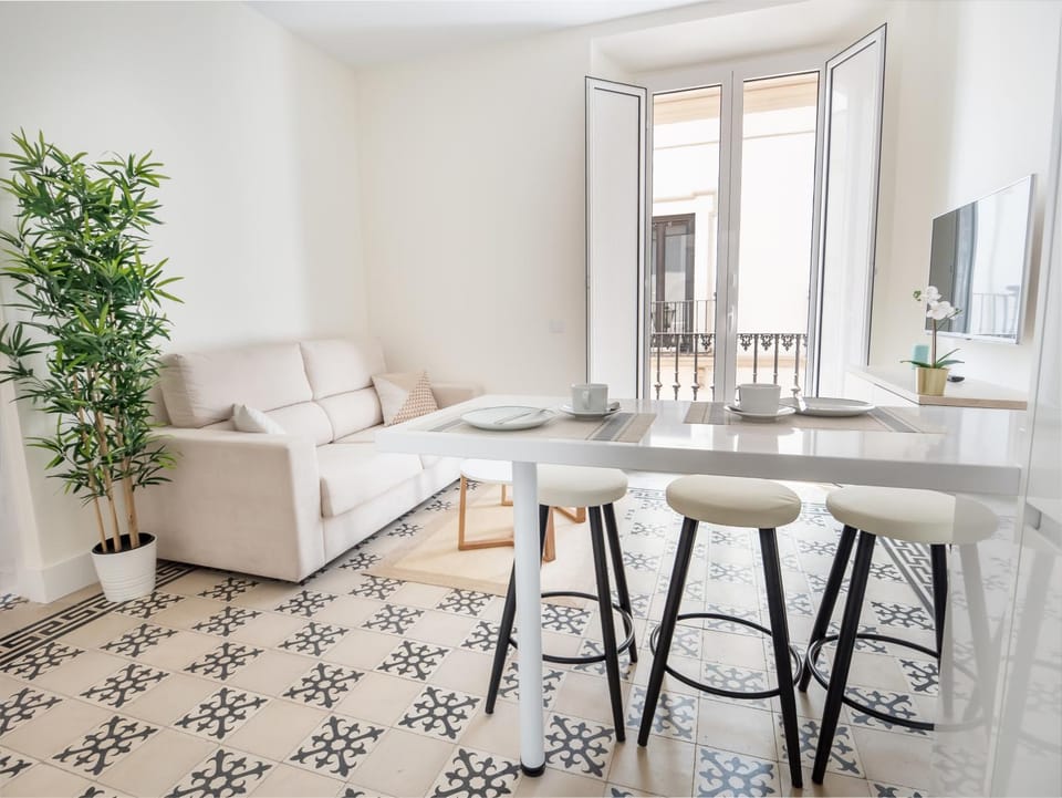 Living room, Seating area, Dining area