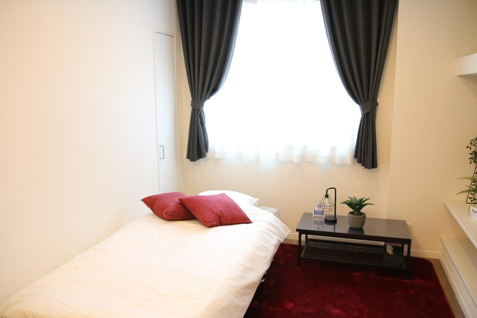 Communal lounge/ TV room, Bed, TV and multimedia, Living room, Photo of the whole room, Seating area