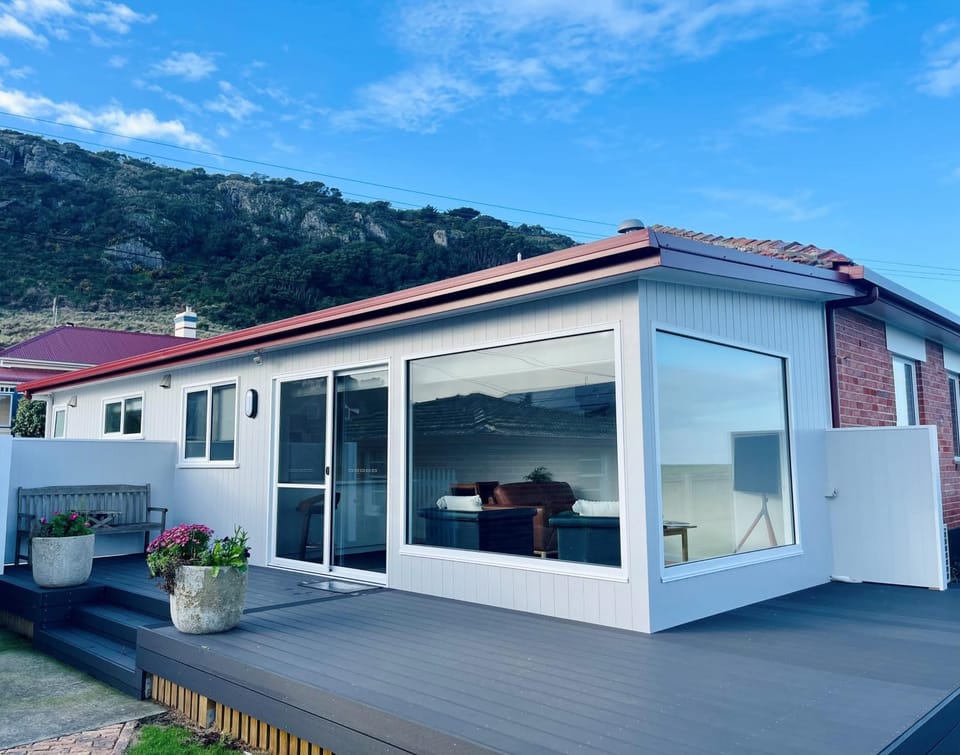 Property building, Patio, Mountain view