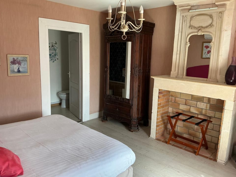 Logis Domaine du Prieuré Hotel in Nouvelle-Aquitaine