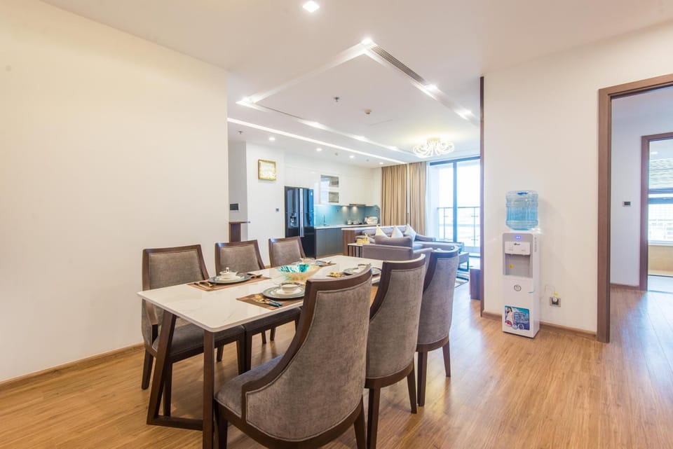 Seating area, Dining area, Meals