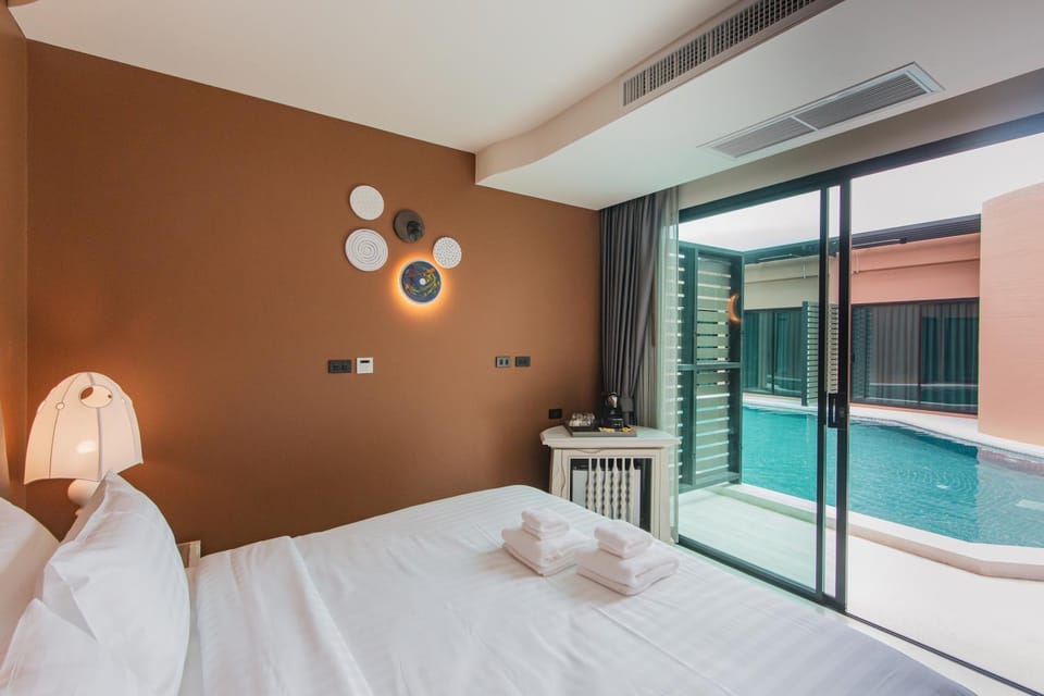 Bed, Bedroom, Pool view