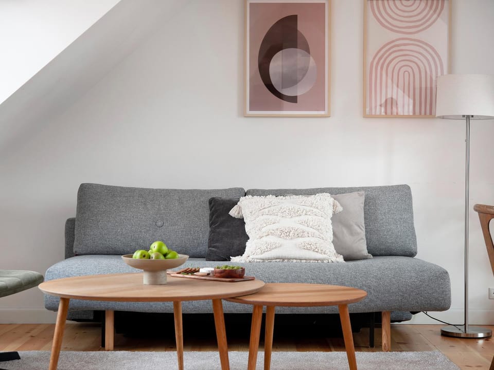 Restaurant/places to eat, TV and multimedia, Living room, Seating area, Bedroom, kitchen
