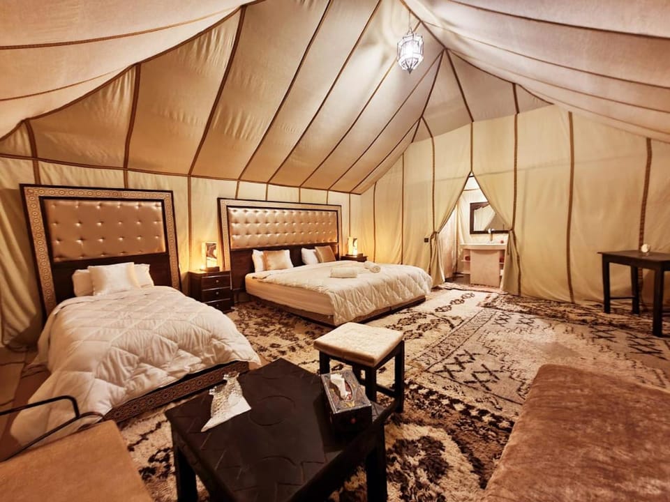 Bed, Photo of the whole room, Bedroom, Landmark view