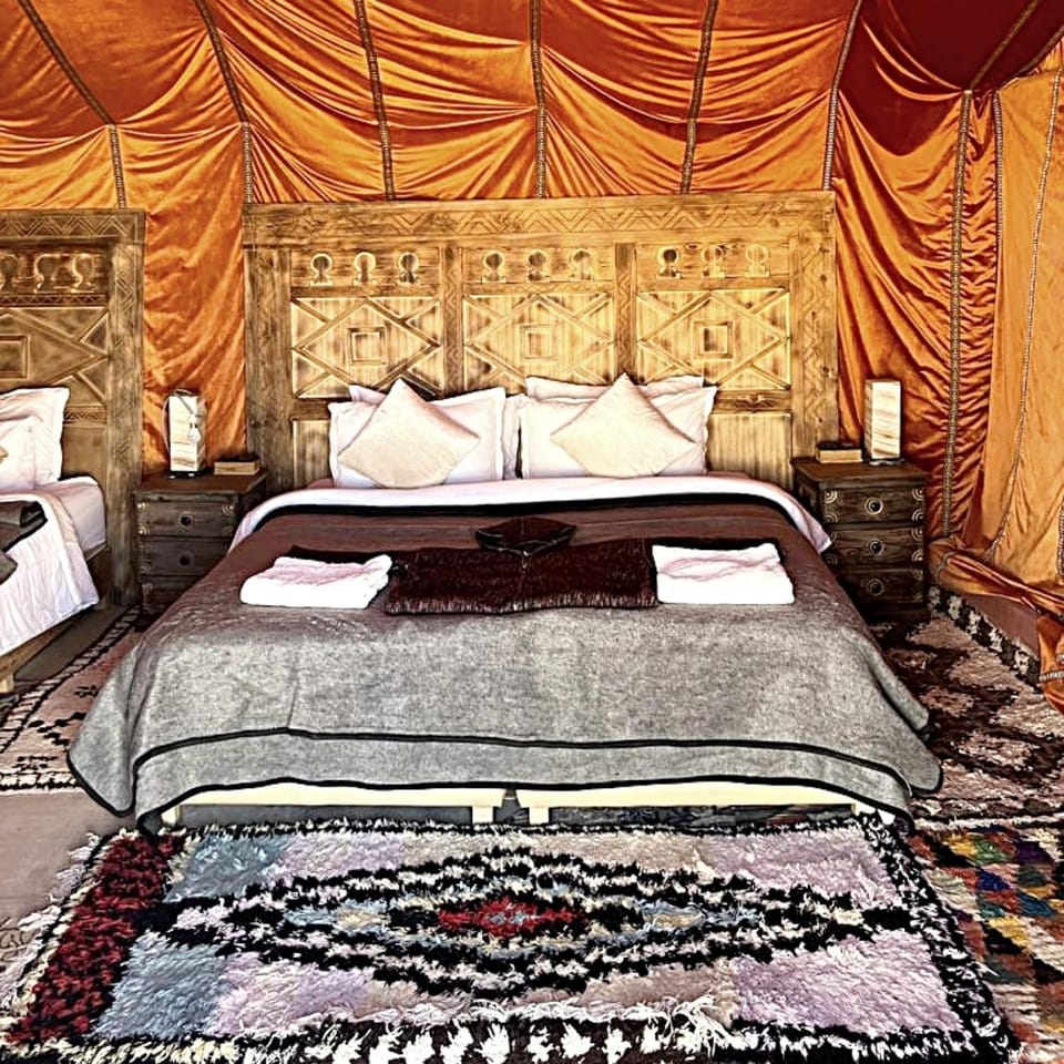Bed, Living room, Photo of the whole room, Seating area, Bedroom