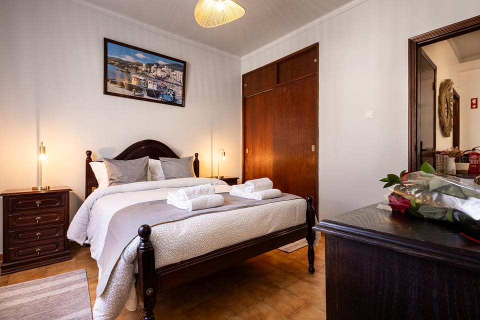 Decorative detail, Bedroom, Area and facilities, wardrobe