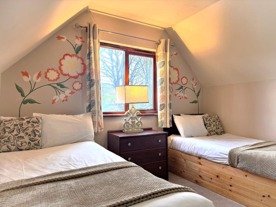 Primrose 20-Woodland Lodges-Carmarthen-Pembroke Chalet in Wales