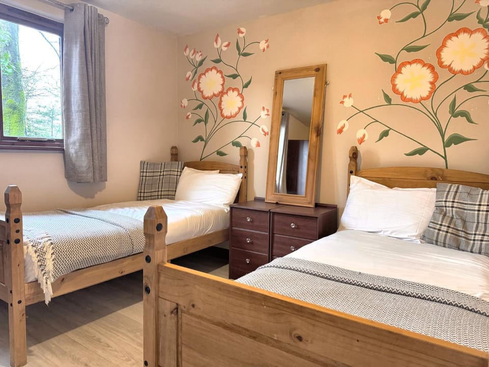 Primrose 20-Woodland Lodges-Carmarthen-Pembroke Chalet in Wales