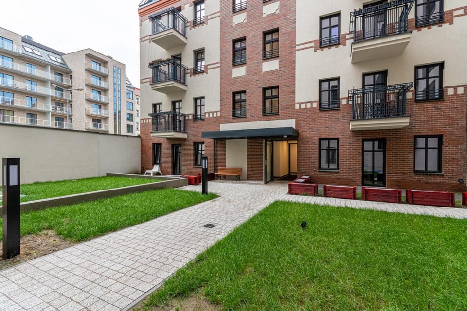 Property building, Facade/entrance