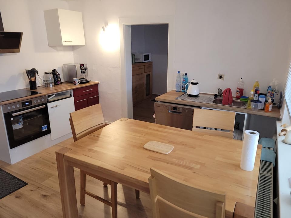 Kitchen or kitchenette, kitchen