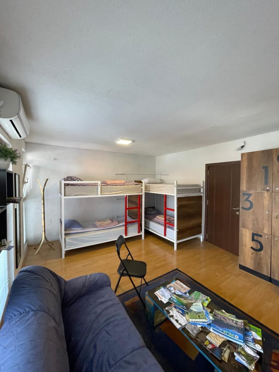 Bed, Living room, Photo of the whole room, Seating area, Bedroom, bunk bed, air conditioner