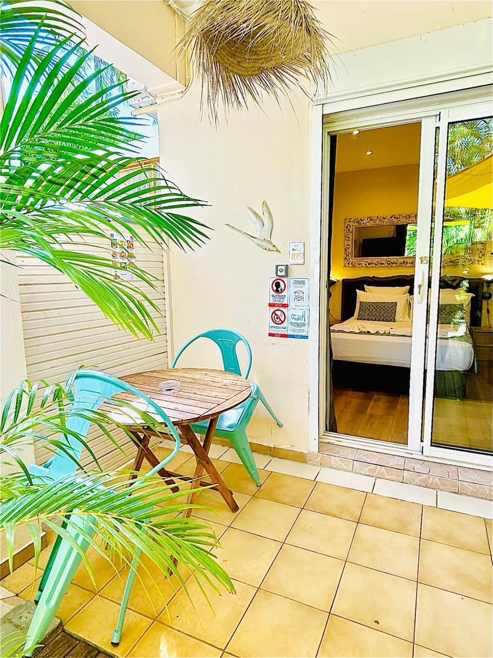 Patio, Kitchen or kitchenette, Dining area