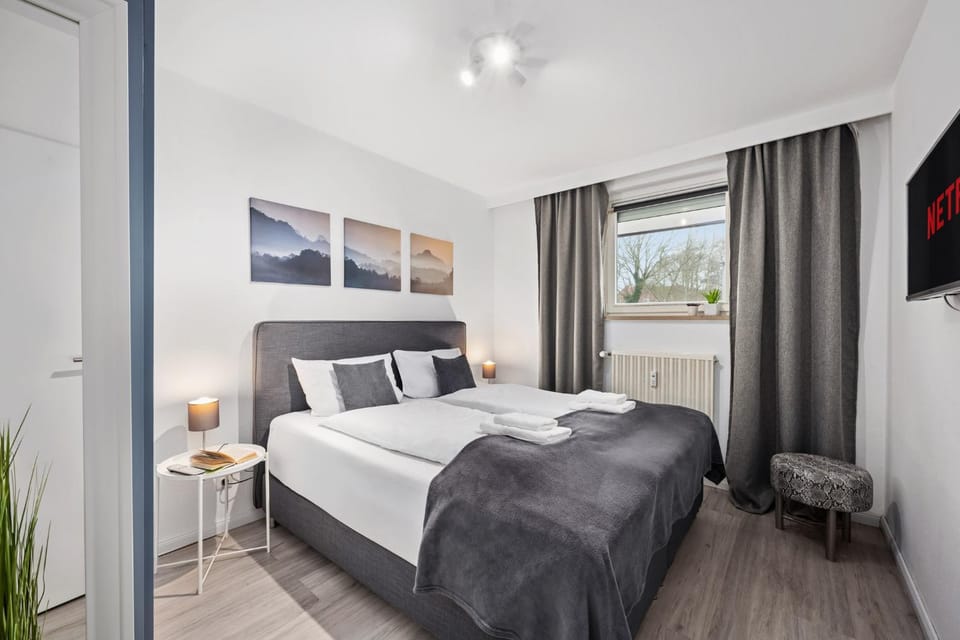 Bed, TV and multimedia, Bedroom, heating