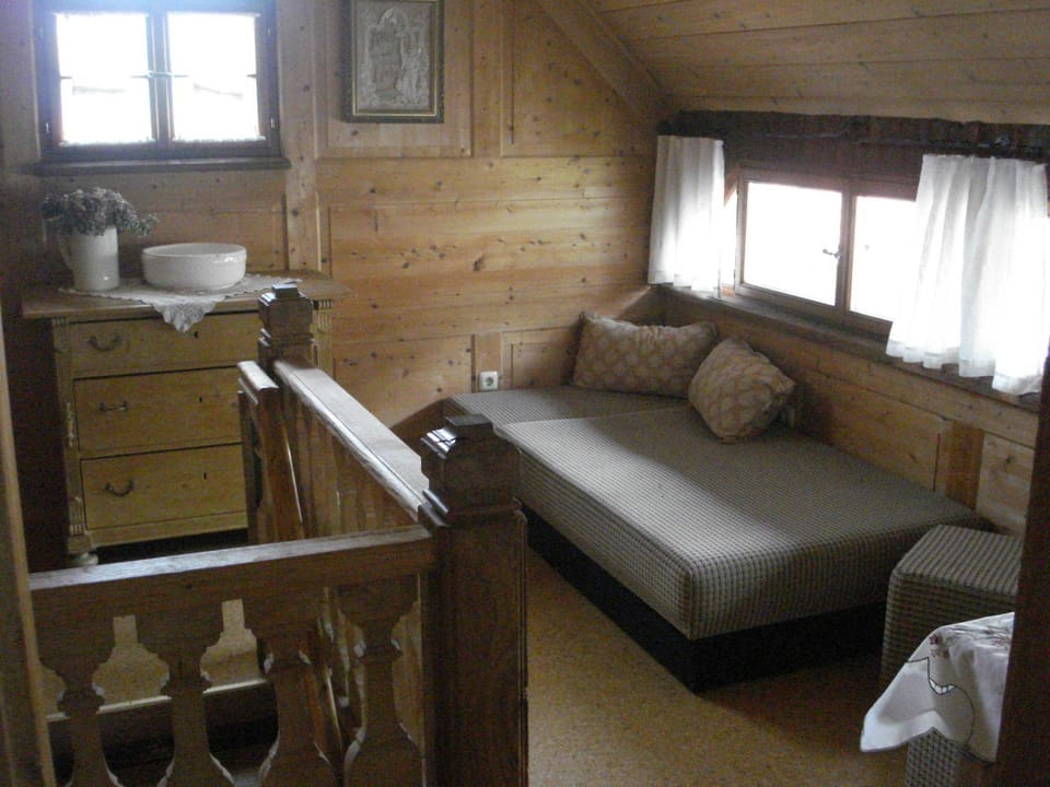 Bed, Seating area