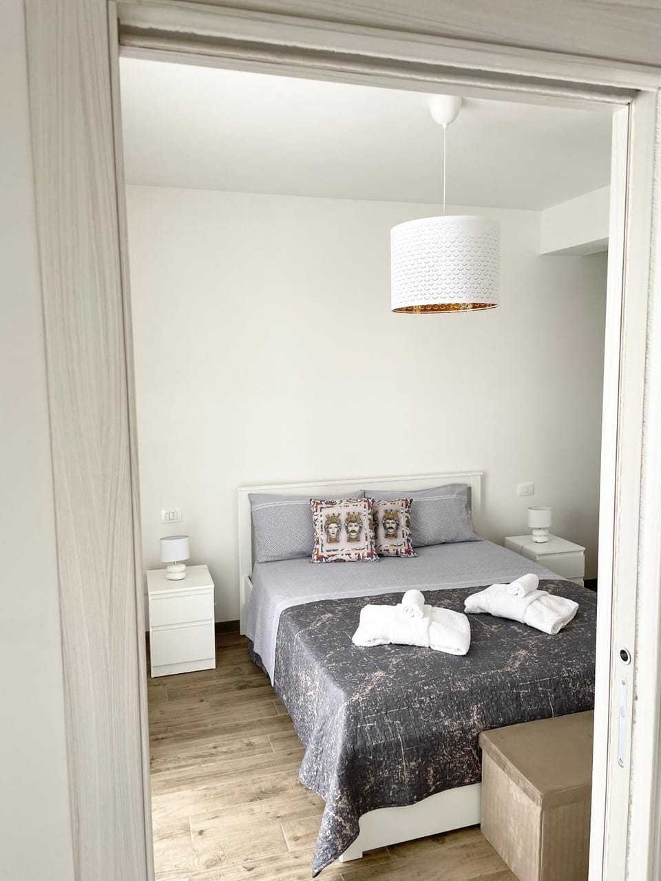 Bed, Photo of the whole room, Bedroom, towels