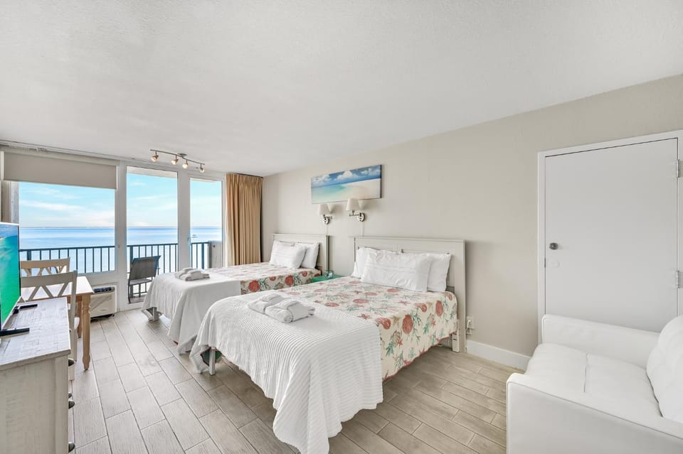 Bed, Photo of the whole room, Bedroom, Sea view