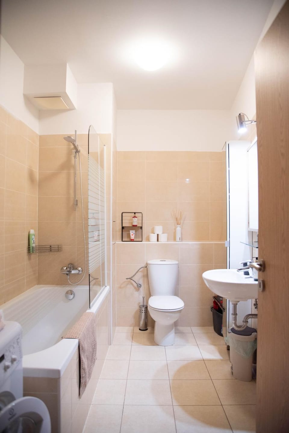 Modern apartment with garage parking Apartment in Prague