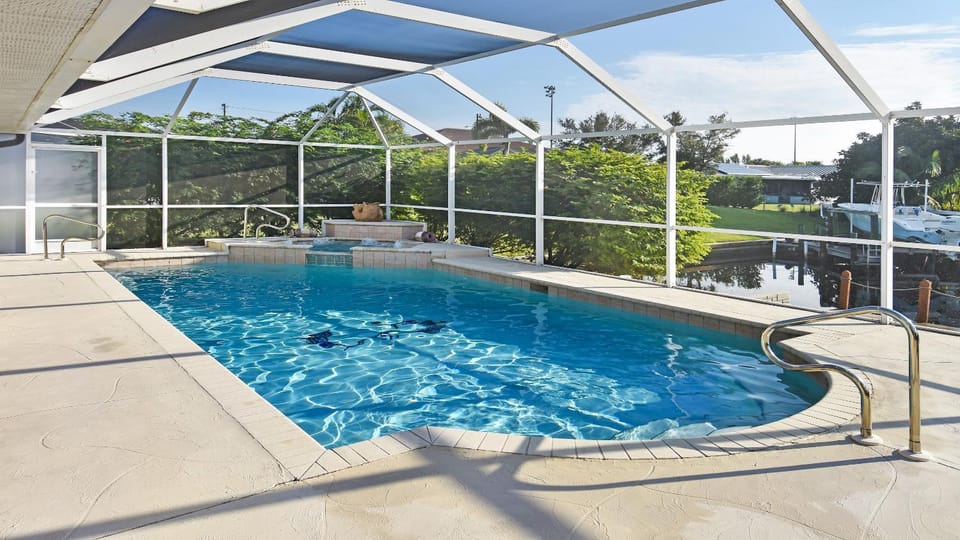 Swimming pool, Swimming pool