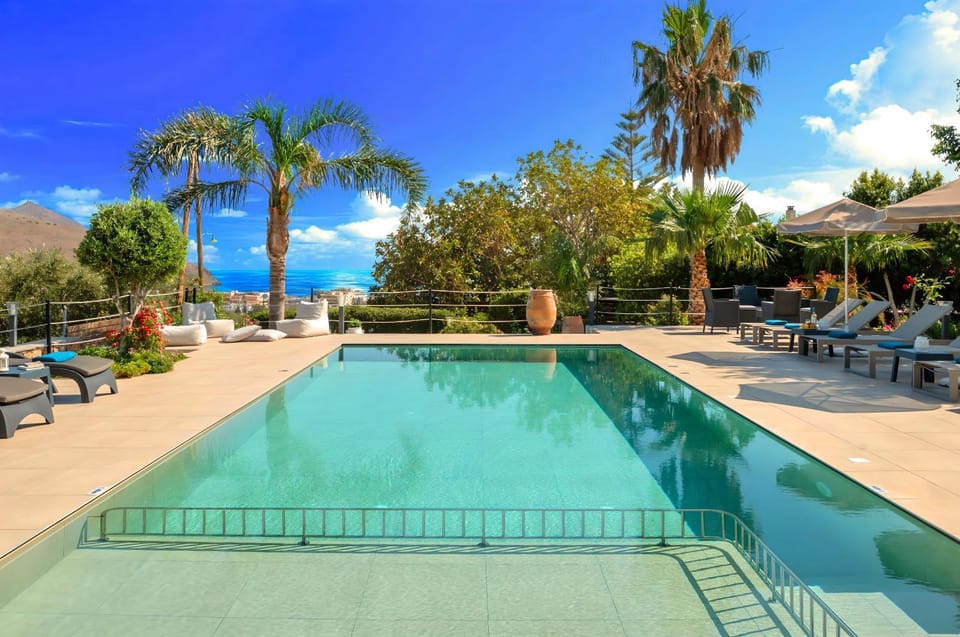 Spring, Day, Natural landscape, Pool view, Swimming pool, sunbed