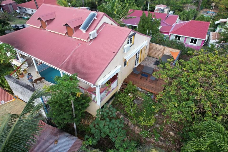 Le Saintois House in Leeward Islands