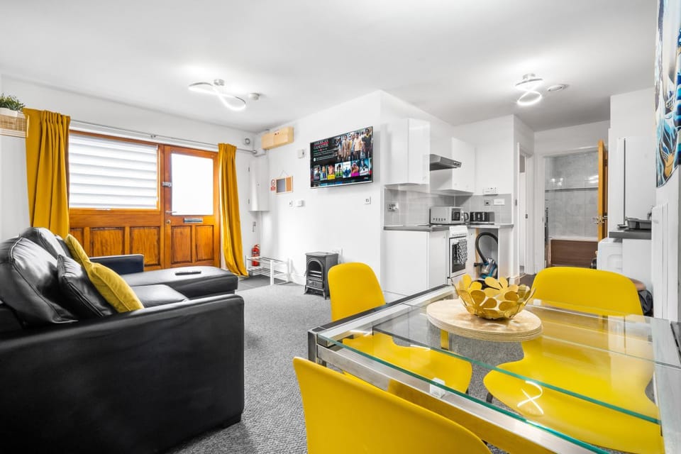 BROADWAY SUITE - Newly refurbished stylish apartment with FREE PRIVATE PARKING - Great location Apartment in Birmingham