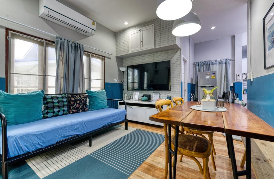 TV and multimedia, Living room, Dining area, air conditioner