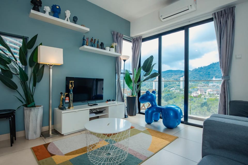 Communal lounge/ TV room, TV and multimedia, Living room, Seating area, air conditioner