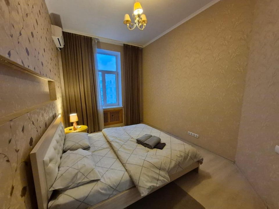 Bed, Photo of the whole room, Bedroom, towels, air conditioner