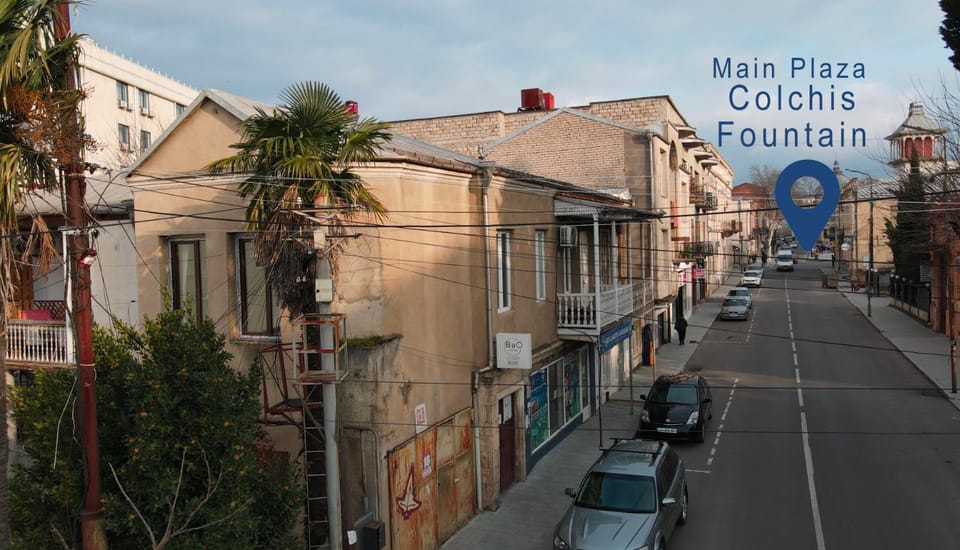 Facade/entrance, Neighbourhood, Street view, Location