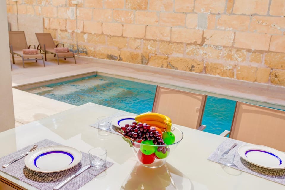 Balcony/Terrace, Pool view, Swimming pool