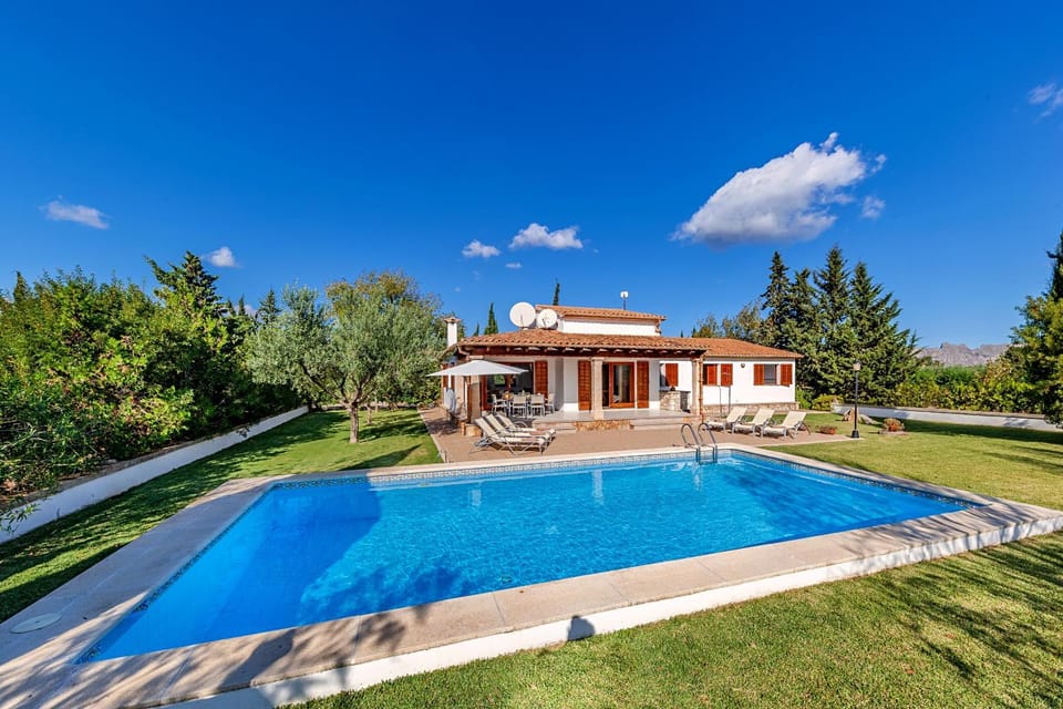Property building, Garden, Garden view, Pool view, Swimming pool, sunbed